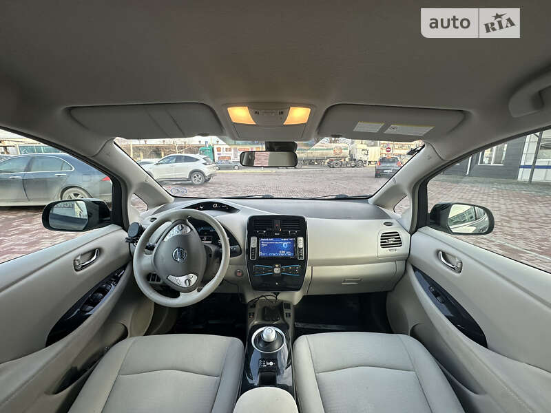 Хэтчбек Nissan Leaf 2012 в Ровно