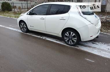 Хэтчбек Nissan Leaf 2013 в Умани