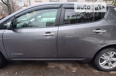 Хетчбек Nissan Leaf 2014 в Чернівцях