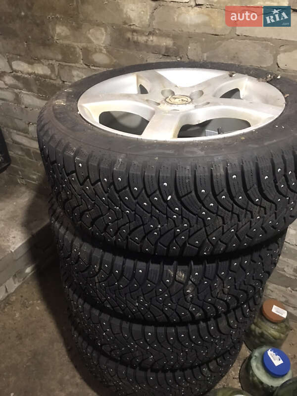 Хэтчбек Nissan Leaf 2014 в Березане