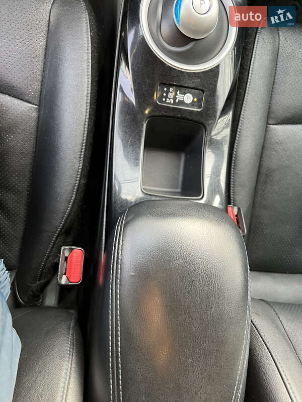 Хэтчбек Nissan Leaf 2013 в Житомире