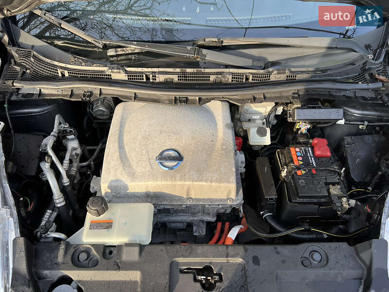 Хэтчбек Nissan Leaf 2013 в Житомире