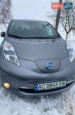 Хетчбек Nissan Leaf 2014 в 