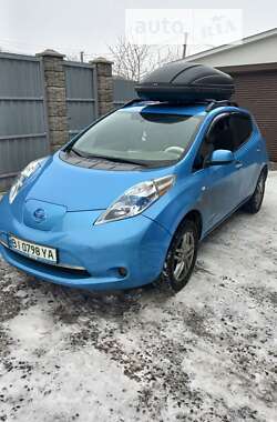 Хэтчбек Nissan Leaf 2012 в Полтаве