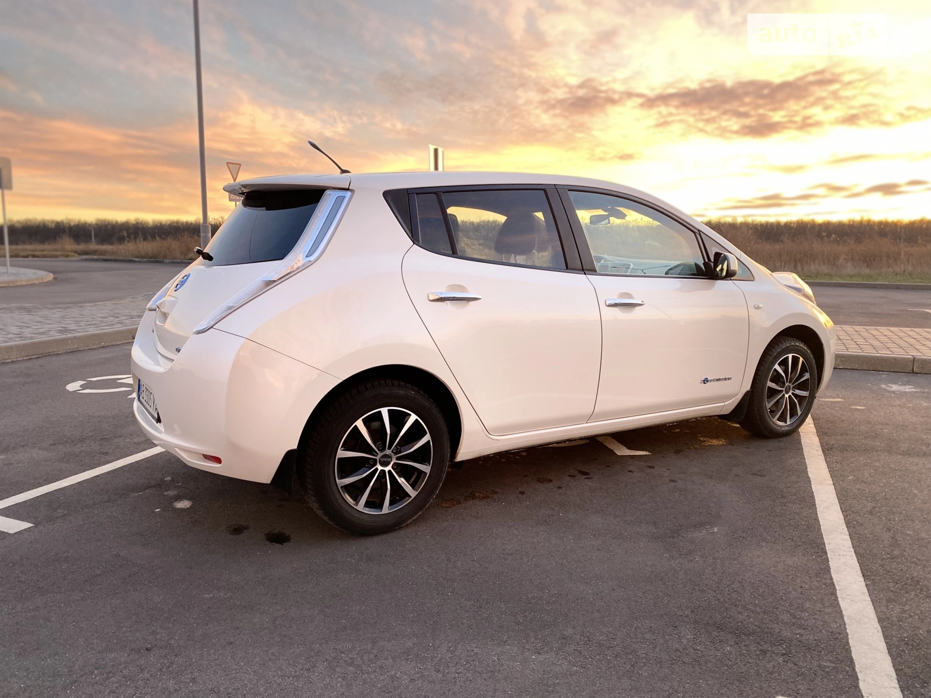 2013 Nissan Leaf - мініатюра 9