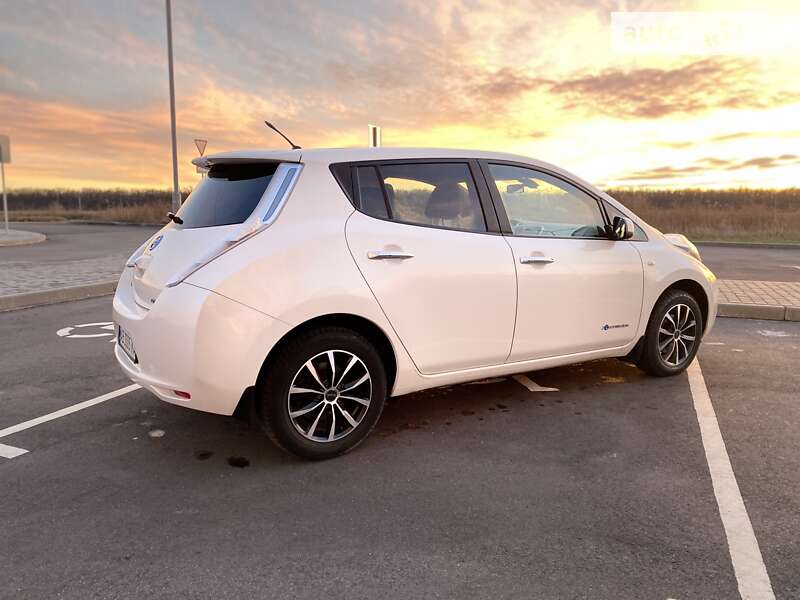Хетчбек Nissan Leaf 2013 в Вінниці фото 9 Хетчбек Nissan Leaf 2013 в Вінниці