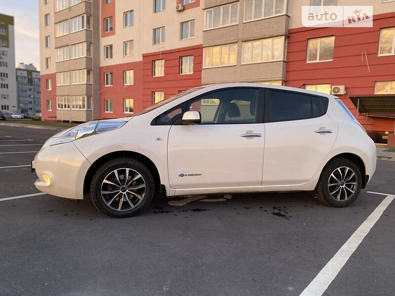 Хэтчбек Nissan Leaf 2013 в Виннице