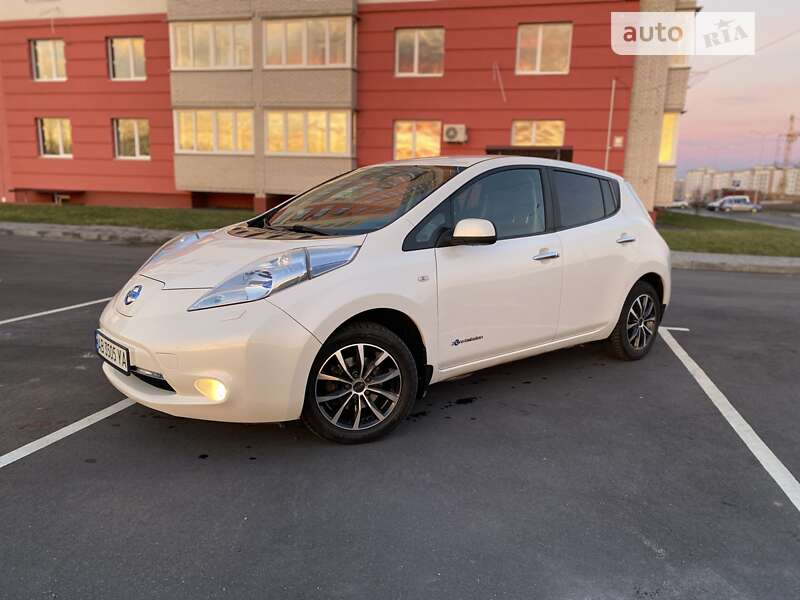 Хэтчбек Nissan Leaf 2013 в Виннице