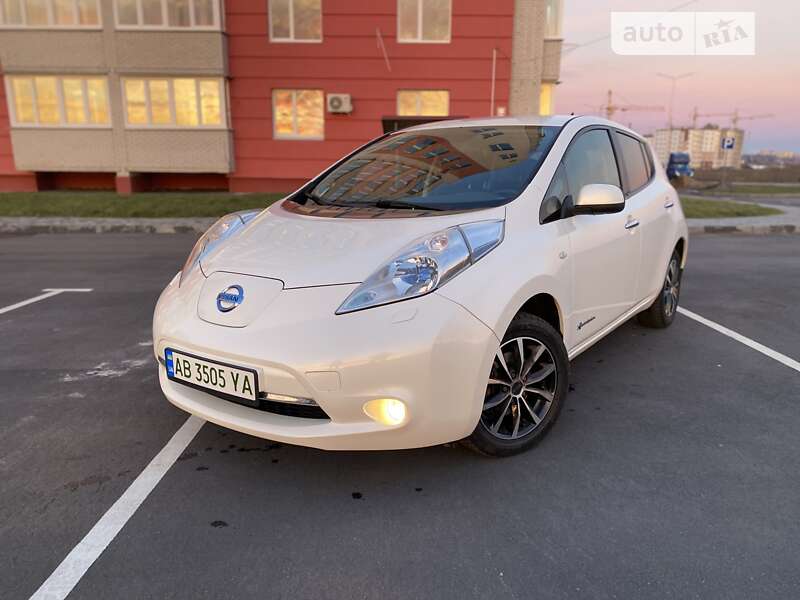 Хэтчбек Nissan Leaf 2013 в Виннице