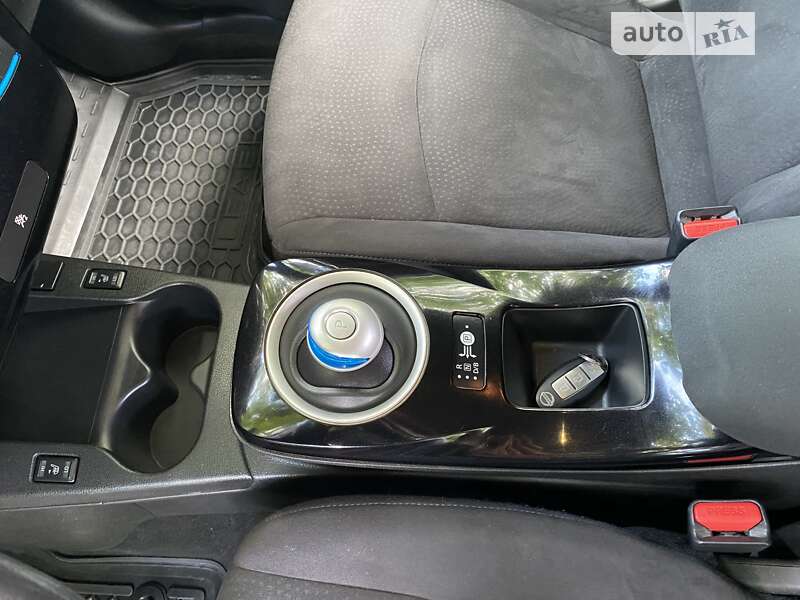 Хэтчбек Nissan Leaf 2013 в Виннице