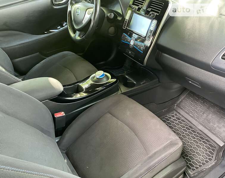 Хэтчбек Nissan Leaf 2013 в Виннице
