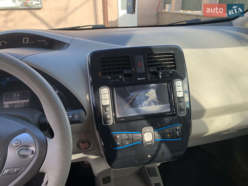 Хетчбек Nissan Leaf 2012 в Іршаві