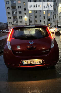 Хэтчбек Nissan Leaf 2015 в Днепре