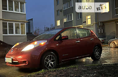 Хэтчбек Nissan Leaf 2015 в Днепре