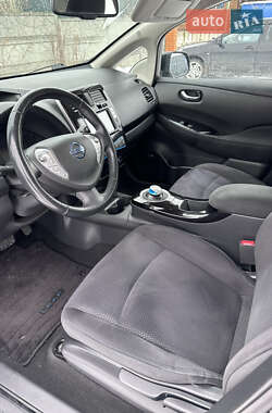 Хэтчбек Nissan Leaf 2014 в 