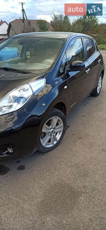 Хетчбек Nissan Leaf 2012 в Ужгороді