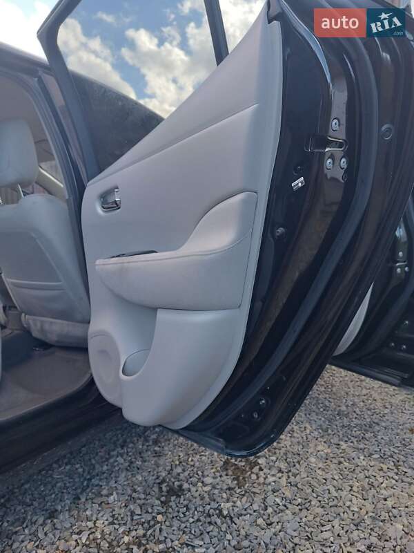 Хетчбек Nissan Leaf 2012 в Ужгороді