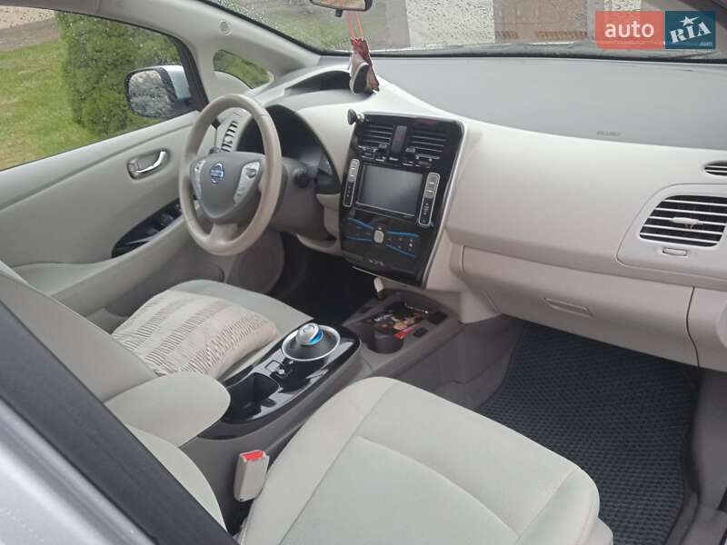 Хэтчбек Nissan Leaf 2016 в Черновцах