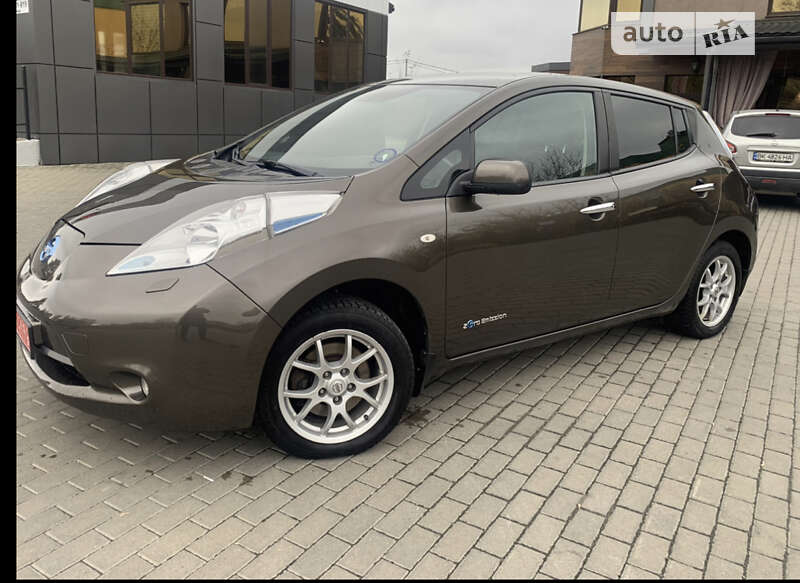 Хэтчбек Nissan Leaf 2016 в Ровно