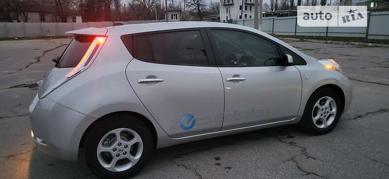 Хэтчбек Nissan Leaf 2013 в Кременчуге