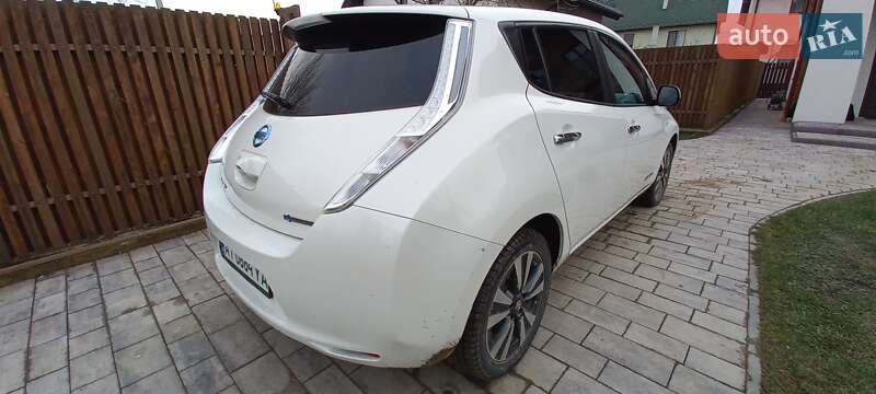 Хетчбек Nissan Leaf 2015 в Івано-Франківську