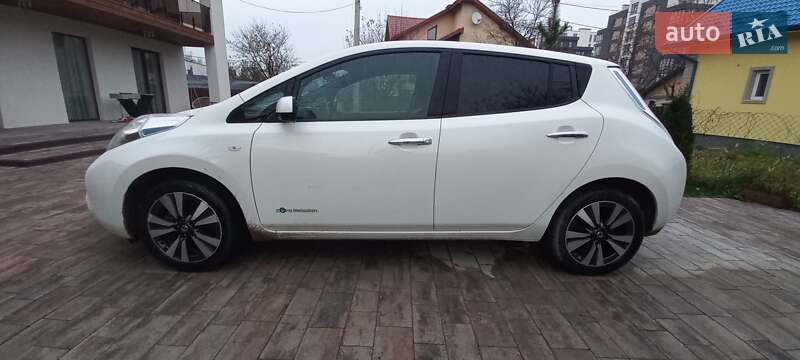 Хетчбек Nissan Leaf 2015 в Івано-Франківську