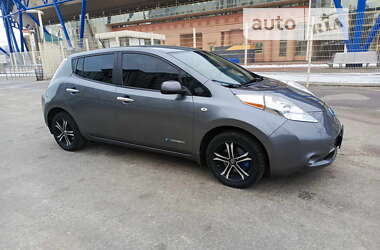 Хэтчбек Nissan Leaf 2014 в 