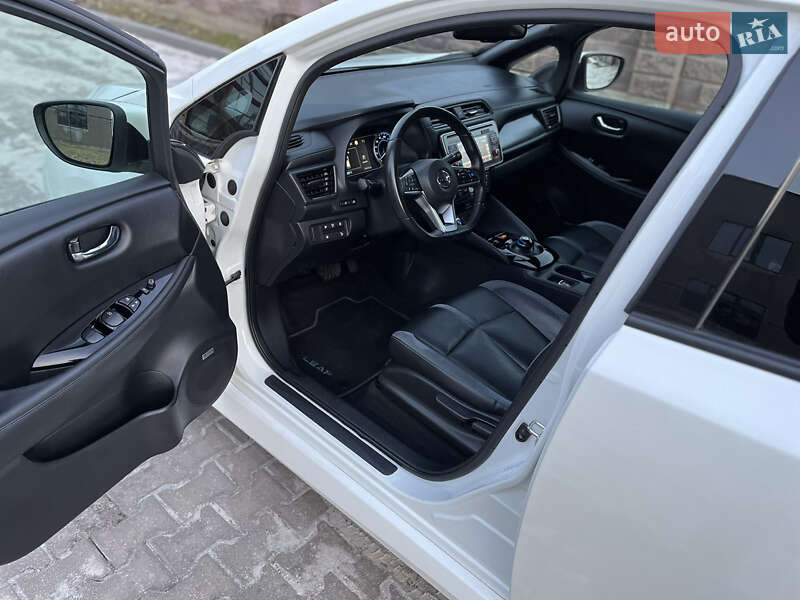 Хэтчбек Nissan Leaf 2018 в Ровно