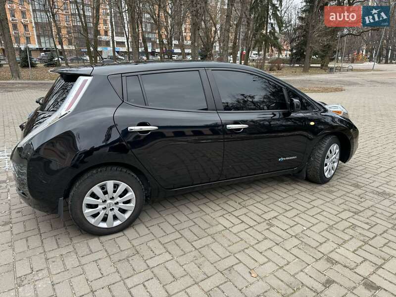 Хэтчбек Nissan Leaf 2014 в Полтаве