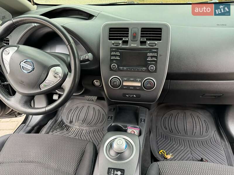 Хэтчбек Nissan Leaf 2014 в Полтаве
