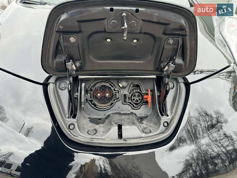 Хэтчбек Nissan Leaf 2014 в Полтаве