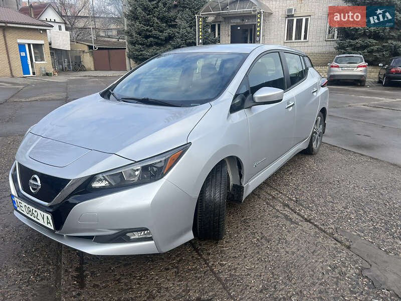 Хэтчбек Nissan Leaf 2019 в Днепре