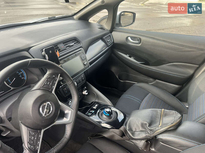 Хэтчбек Nissan Leaf 2019 в Днепре
