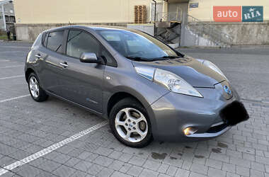 Хэтчбек Nissan Leaf 2014 в 