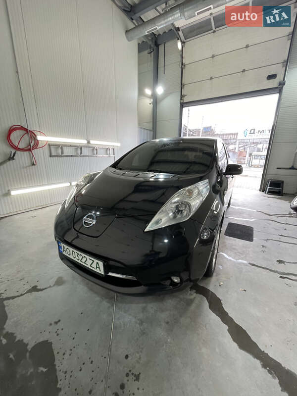 Хэтчбек Nissan Leaf 2014 в Черновцах