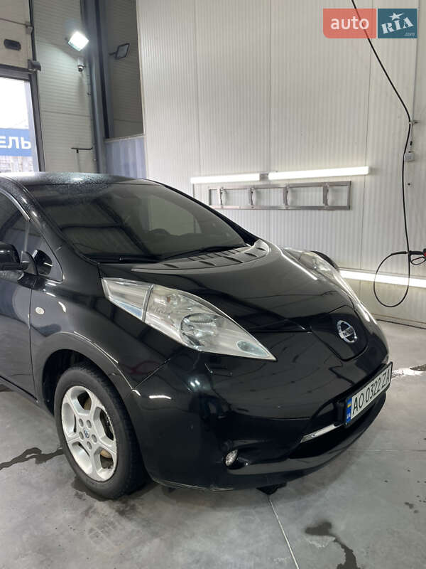 Хэтчбек Nissan Leaf 2014 в Черновцах