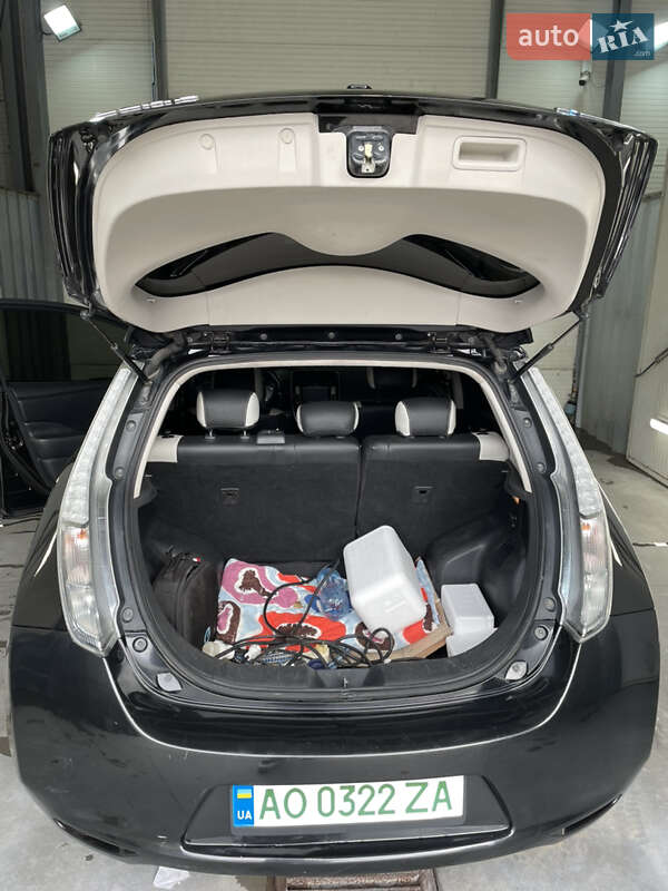 Хэтчбек Nissan Leaf 2014 в Черновцах