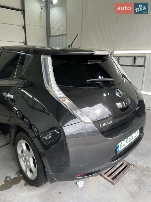 Хэтчбек Nissan Leaf 2014 в Черновцах