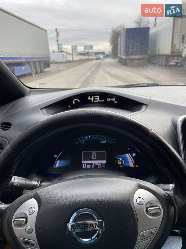 Хэтчбек Nissan Leaf 2014 в Черновцах