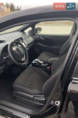 Хэтчбек Nissan Leaf 2016 в 