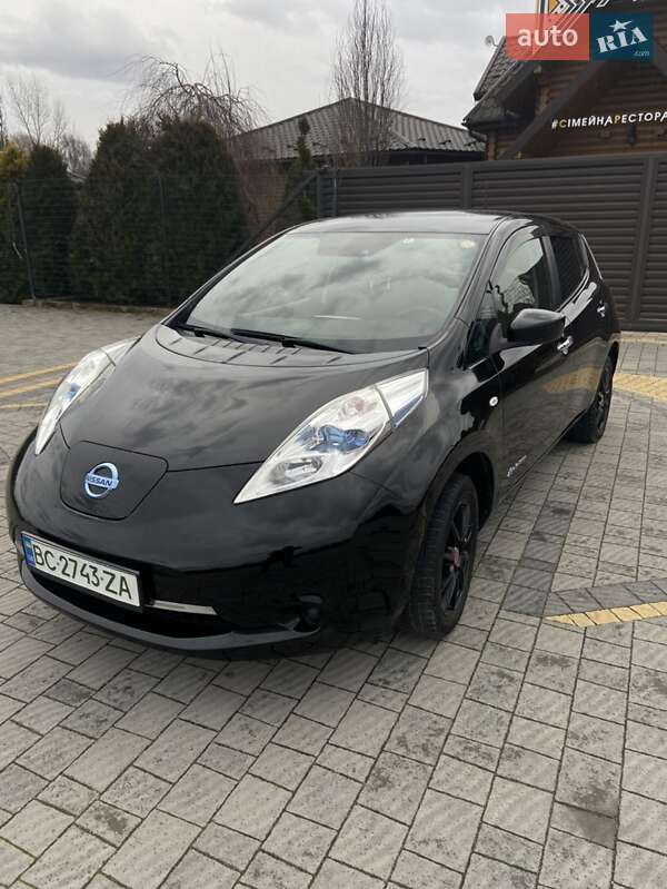 Хэтчбек Nissan Leaf 2016 в 