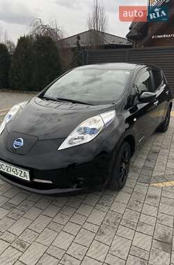 Хэтчбек Nissan Leaf 2016 в 
