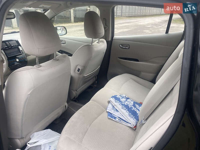 Хетчбек Nissan Leaf 2012 в Івано-Франківську