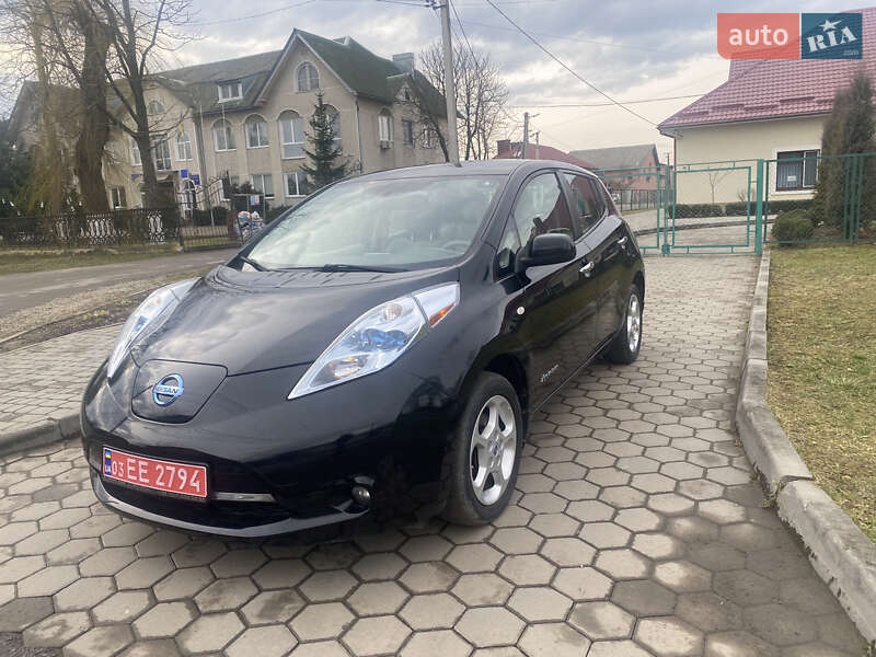 Хетчбек Nissan Leaf 2012 в Івано-Франківську