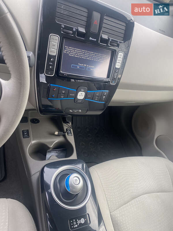 Хетчбек Nissan Leaf 2012 в Івано-Франківську