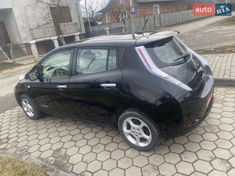 Хетчбек Nissan Leaf 2012 в Івано-Франківську