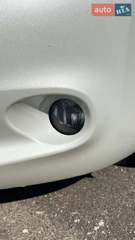 Хетчбек Nissan Leaf 2014 в Запоріжжі