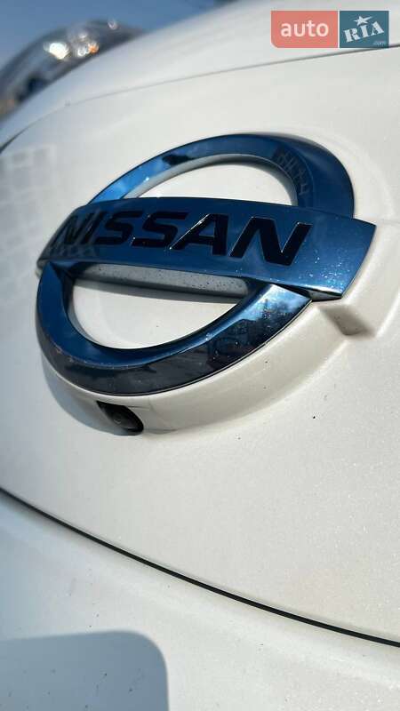Хетчбек Nissan Leaf 2014 в Запоріжжі