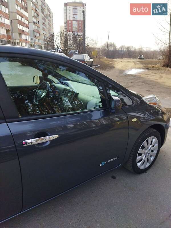 Хетчбек Nissan Leaf 2013 в Харкові