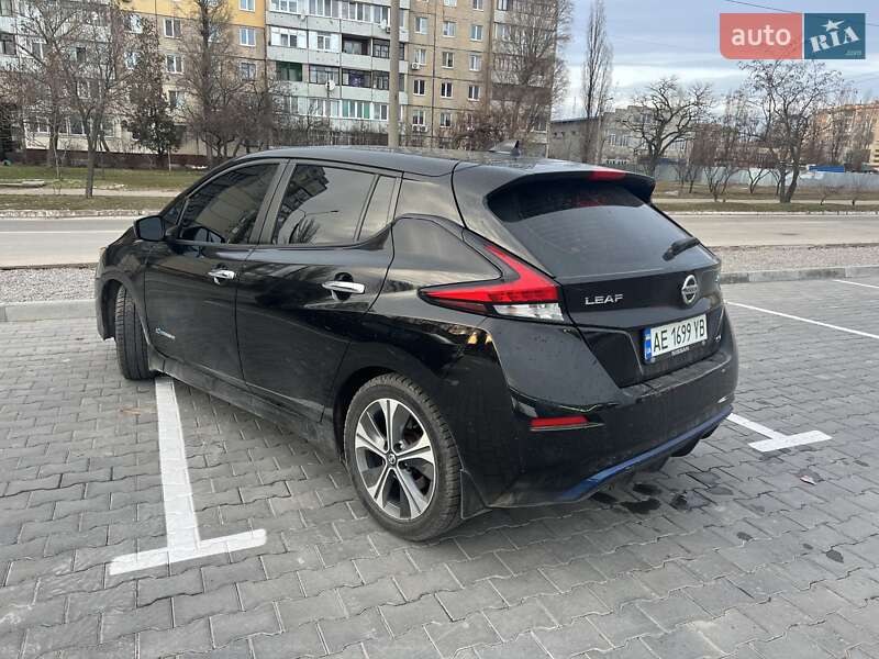 Хэтчбек Nissan Leaf 2018 в Каменском